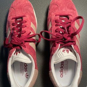 Adidas Gazelle style, red w/tan stripes size 8